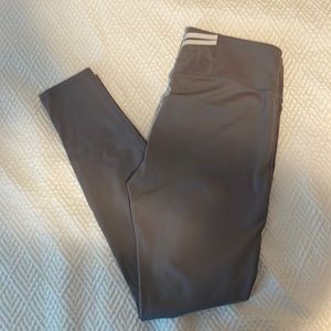 Fabletics NWOT Grey Active Leggings, size 1X Tall